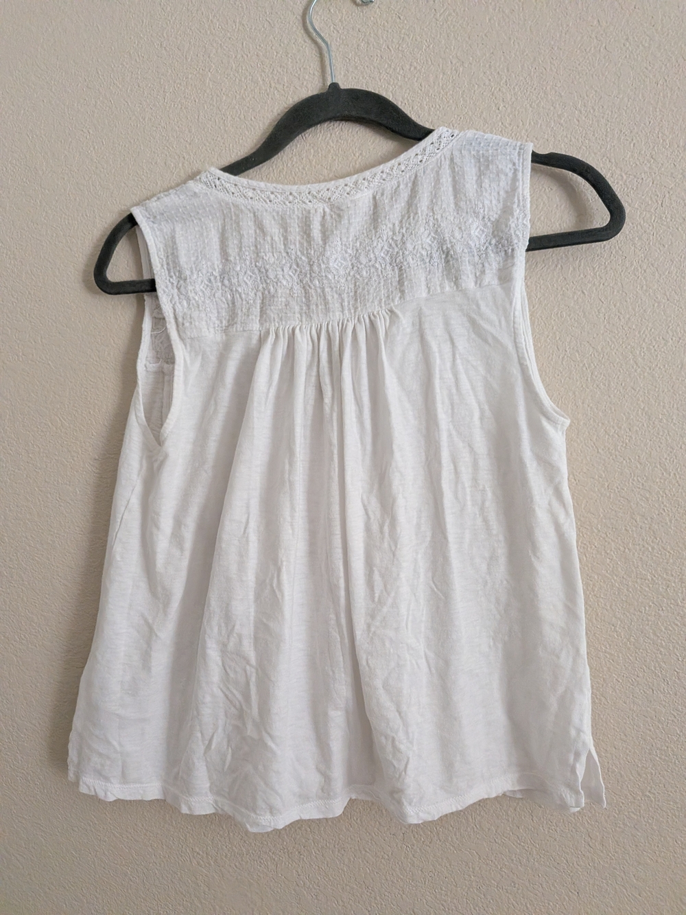 Lucky Brand White Lace-Trim Sleeveless Camisole - Picture 2 of 3